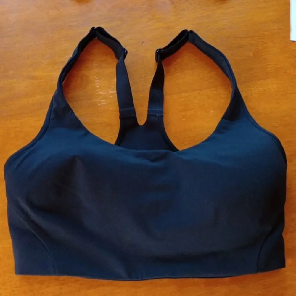Lululemon adjustable Athletic Activewear Sports Bra Black hook and eye Size 32D